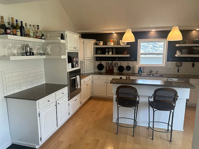 2203 Stout Dr — Photo 8