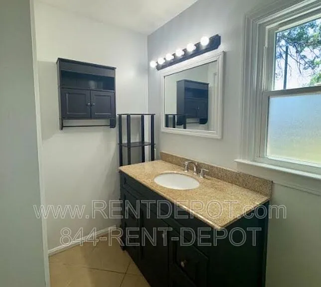 3425 Covert Ave — Photo 5