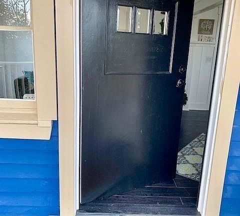 4th image of 3351 Floral Dr