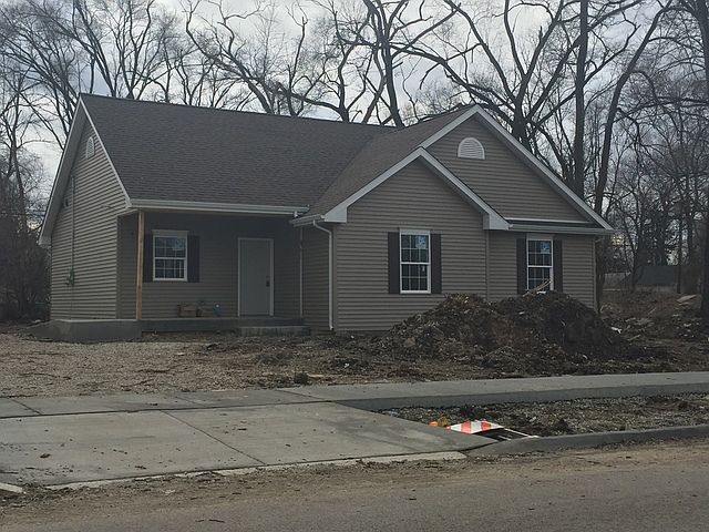 2nd image of 1414 E Woodruff Rd