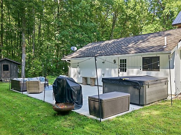 3rd image of 14831 Robinson Rd