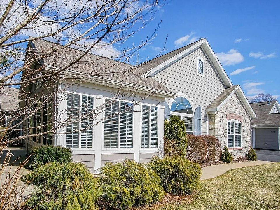 1st image of 2828 Villa Ln