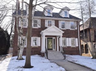 2637 E Beverly Rd, Shorewood, WI 53211