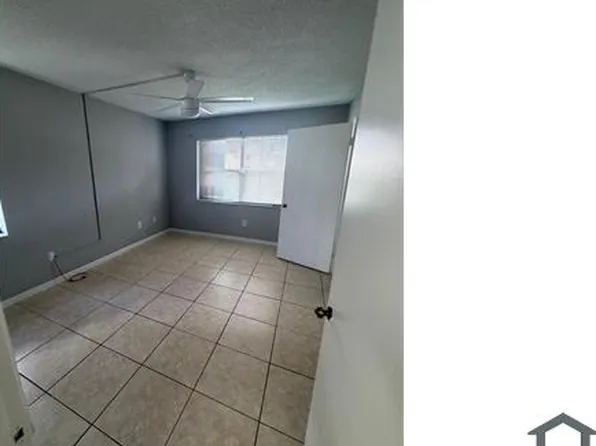 20825 NE 8th Ct, Miami, FL