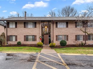 5081 Sanlin Dr, Coraopolis, PA 15108