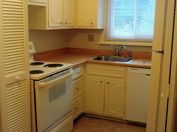 3rd image of 125 S Kenilworth Ave APT 14