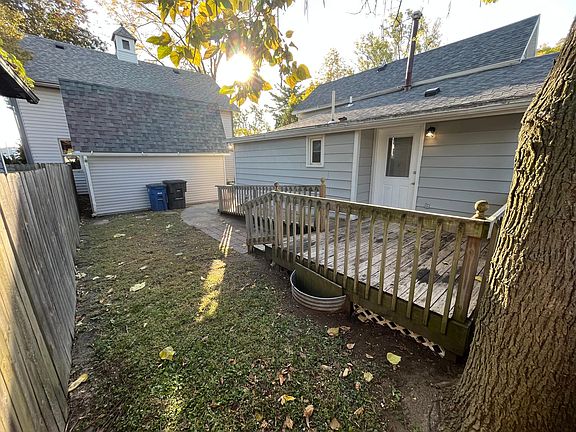 2nd image of 216 W Washington St