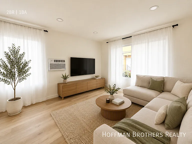 1421 S Shenandoah St #6 — Photo 4