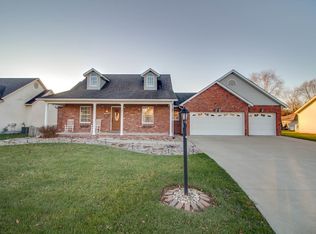 5202 Sundrop Ct, Godfrey, IL 62035