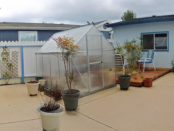 2nd image of 491 Parkwood Blvd