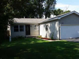 301 W Riverside Dr, Lakemoor, IL 60051
