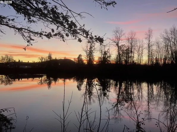 395 Ironwood Loop, Creswell, OR 97426