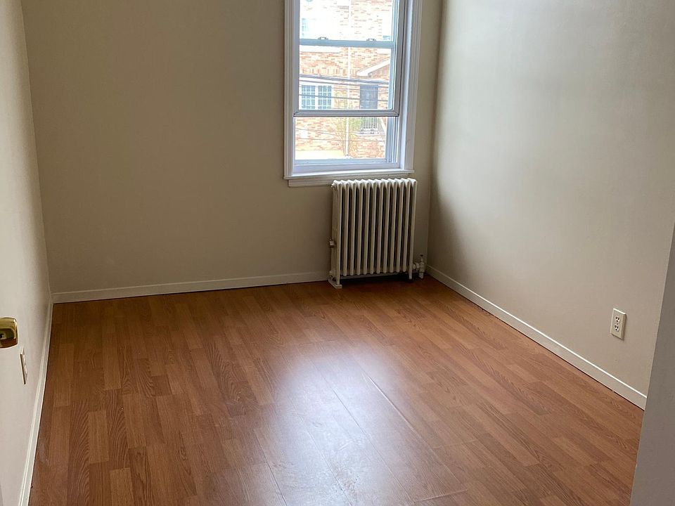 2nd image of 991 Wilcox Ave #2A