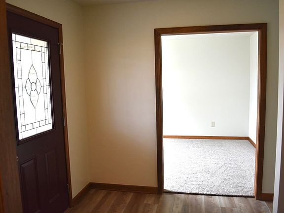 5th image of 242 Woodmire Dr
