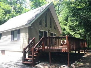 418 Quaker Ct, Pocono Lake, PA