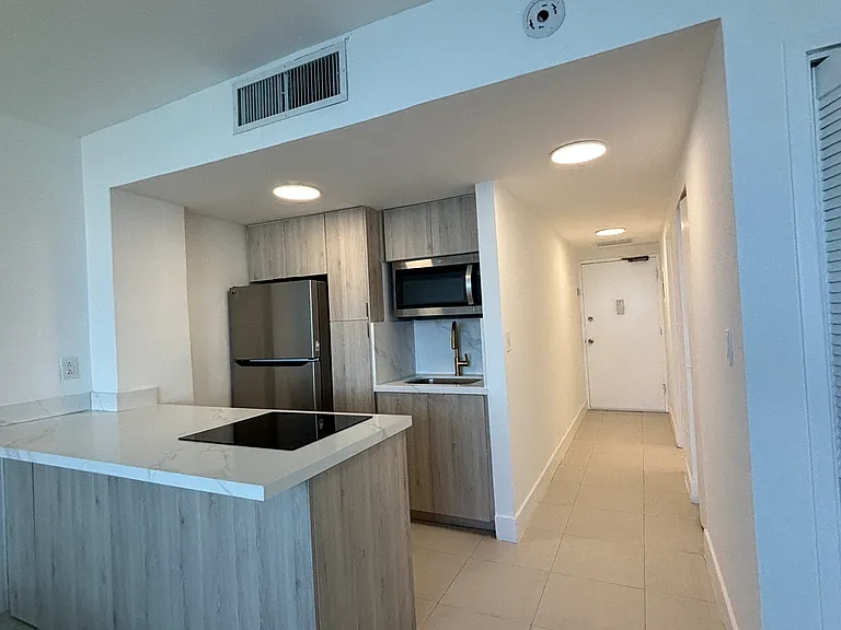 905 Brickell Bay Dr #1629 — Photo 5