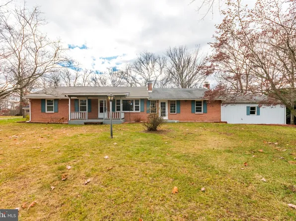 146 Picnic Ln, Martinsburg, WV 25405