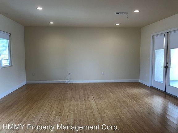 3rd image of 1220 N Sycamore Ave APT 3