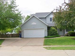 1747 Prairie Vista Dr, Bettendorf, IA 52722