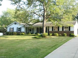 9050 Whitewood Rd, Brecksville, OH 44141