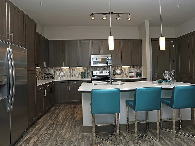 Pearl_Washington_model-b5_kitchen-2