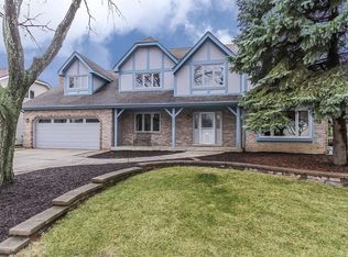 2288 University Dr, Naperville, IL 60565