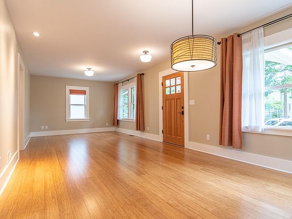 3rd image of 1927 SE 35th Pl