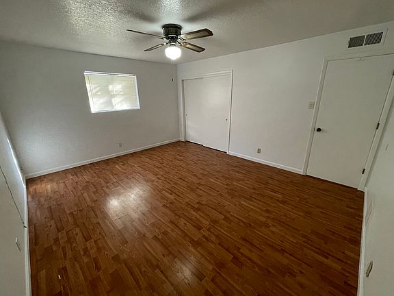 3rd image of 804 Marie Park St NE