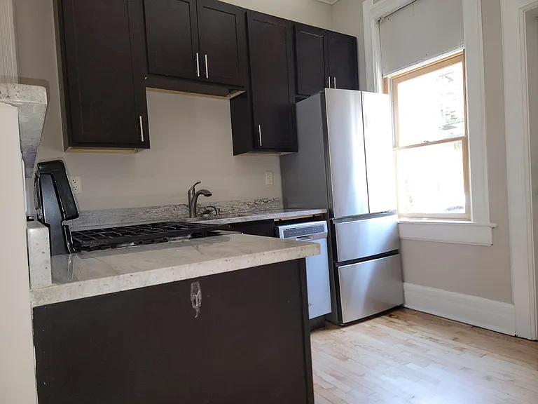 1690 N Franklin Pl #LOWER REAR — Photo 1