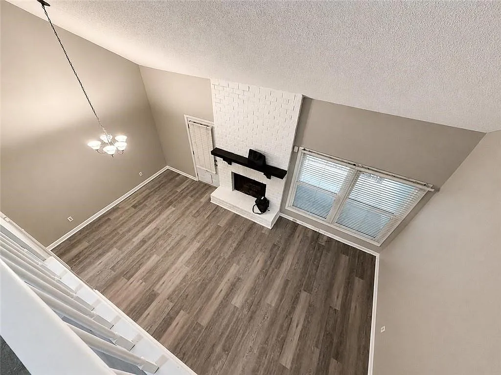 2 bed, 2.0 bath, 1319 sqft, $2,000 — Photo 1