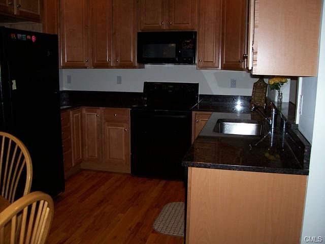 2nd image of 93 Pondview Cir