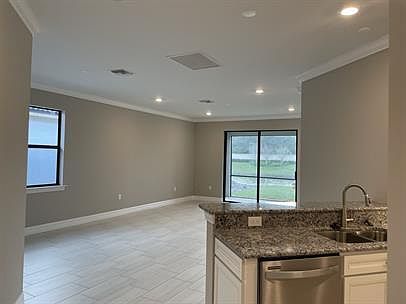 4th image of 13851 Vadini St