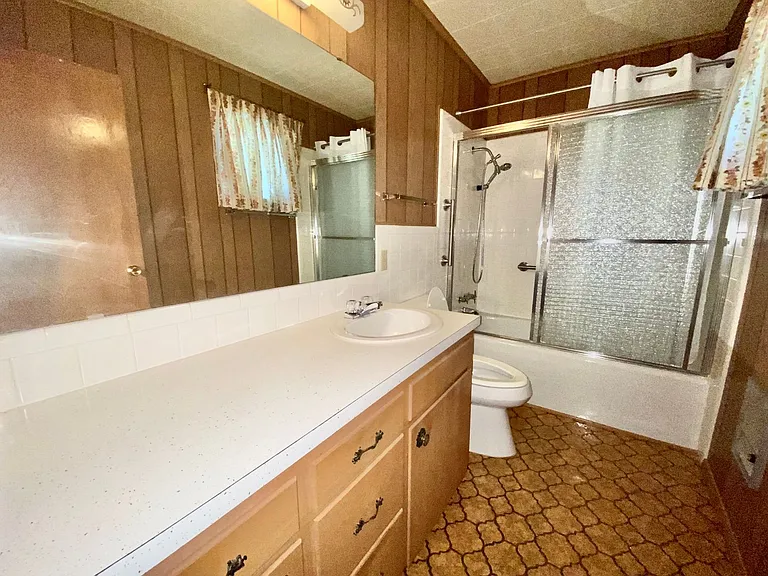 244 La Salle Dr — Photo 10