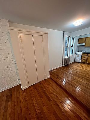 3rd image of 23 Barrow St APT 3B