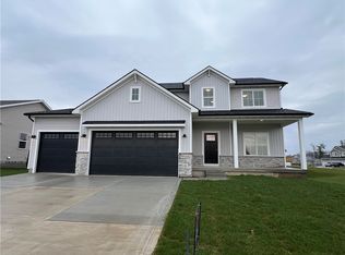 6070 Martin Dr, Pleasant Hill, IA 50327