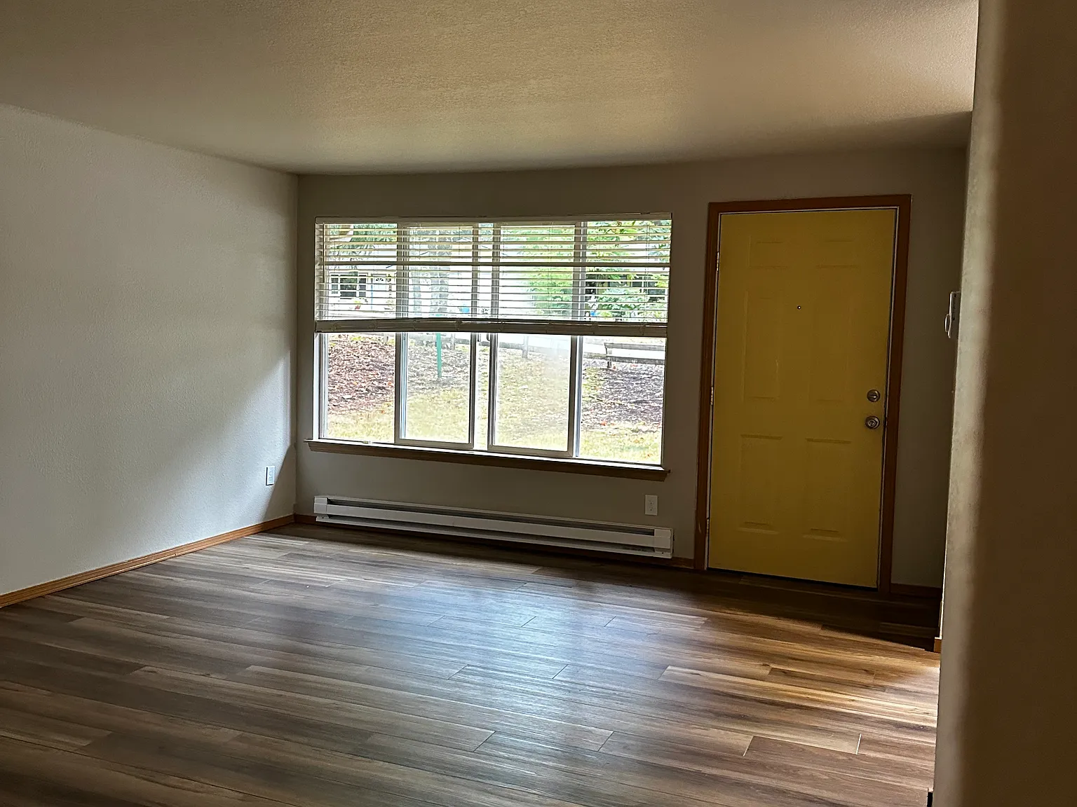 2 bed, 1000 sqft, $2,100 — Photo 1