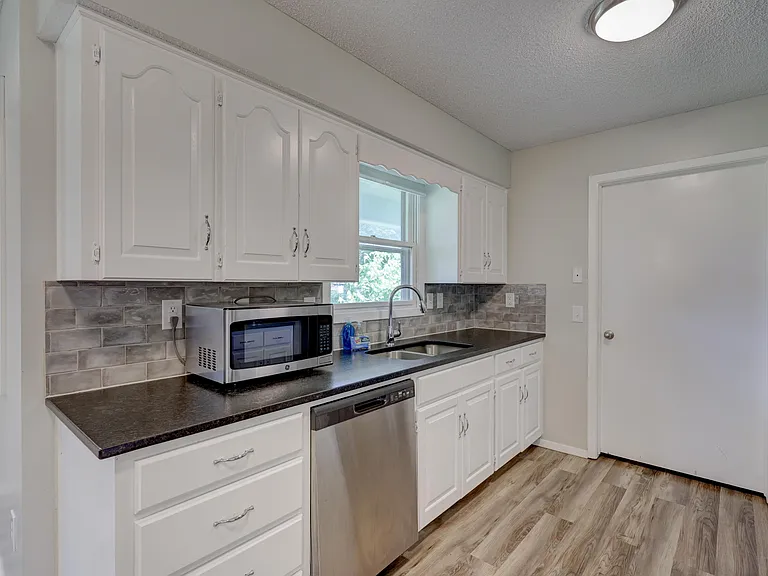 1116 Roosevelt Ave — Photo 21