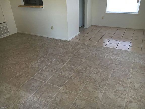 5th image of 3205 Eagle Hill Ct #C