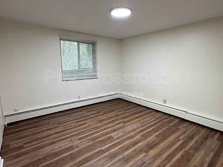 2323 Newton St #4 — Photo 13