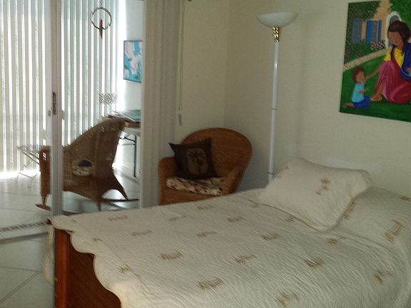 3rd image of 4073 Berkshire E
