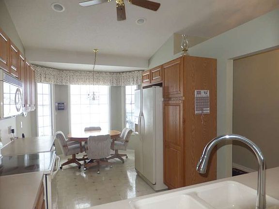 2nd image of 3827 Harris Dr