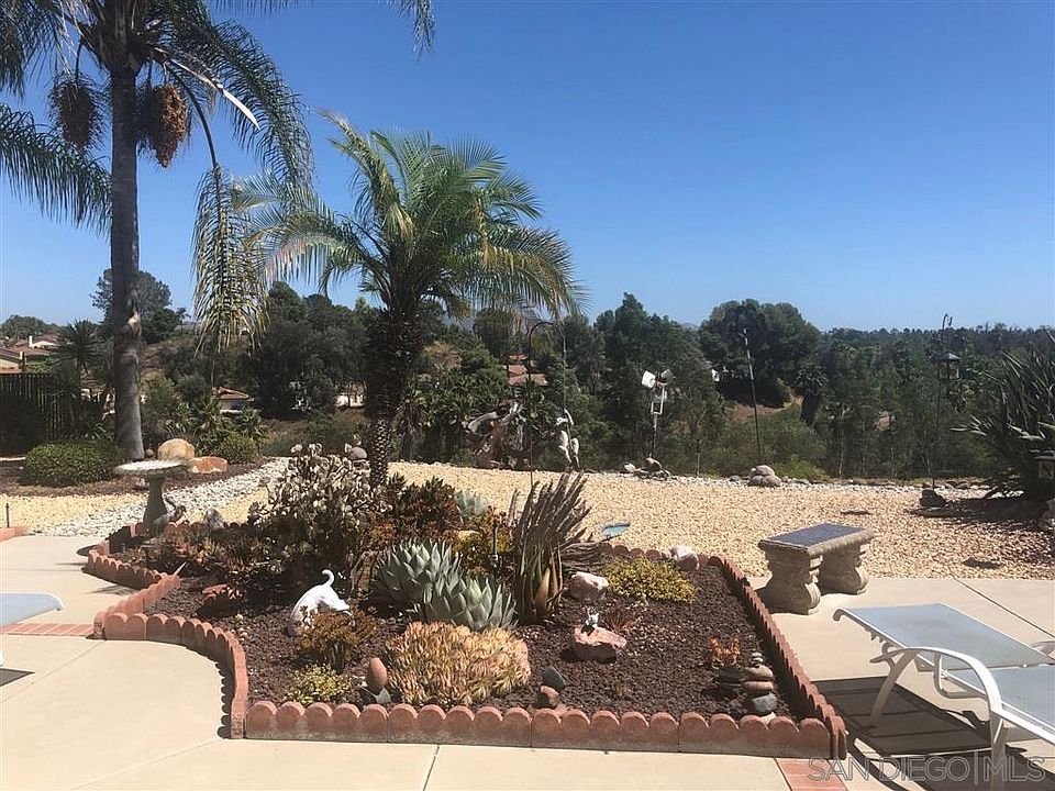 1st image of 18135 Colonnades Pl