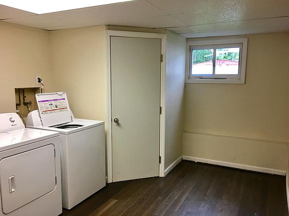 5th image of 312 Wyona Ave #1