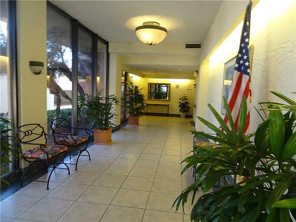 2nd image of 1170 N Federal Hy #507