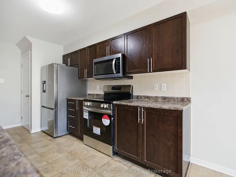354 Rolling Meadow Cres — Photo 10