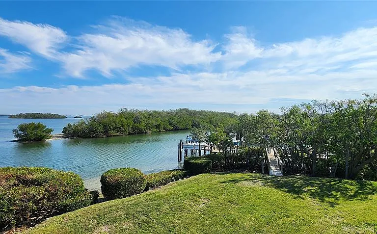 1515 Pinellas Bayway S #10 — Photo 4