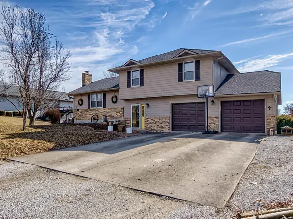 104 W Calvird Dr, Clinton, MO 64735