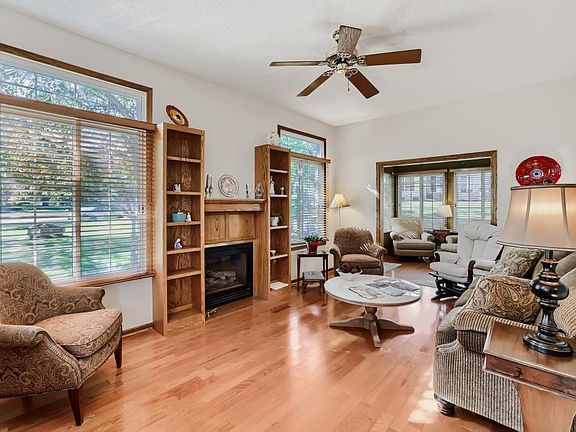 4th image of 2529 Claremont Dr #38