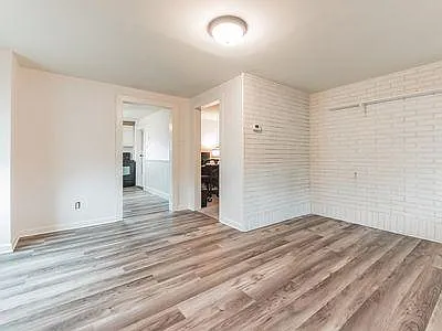 209 W High St — Photo 6
