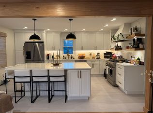 58 Cedar St, Branford, CT 06405